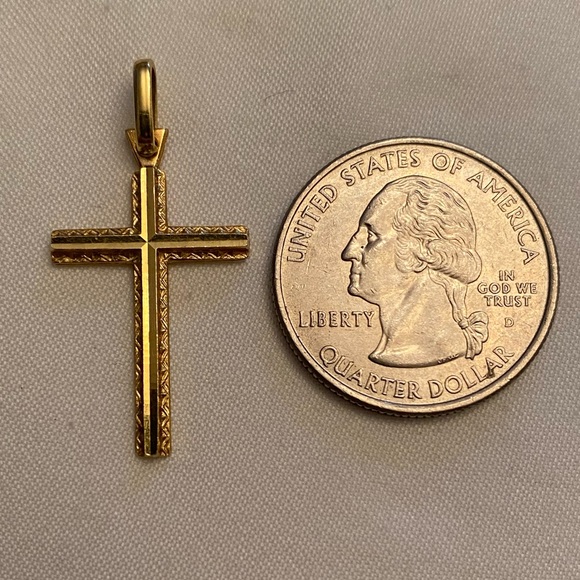 Solid 16 K Yellow Gold Cross Pendant 1.34" L Italy Religious Icon 2.19 Grams - Picture 3 of 8
